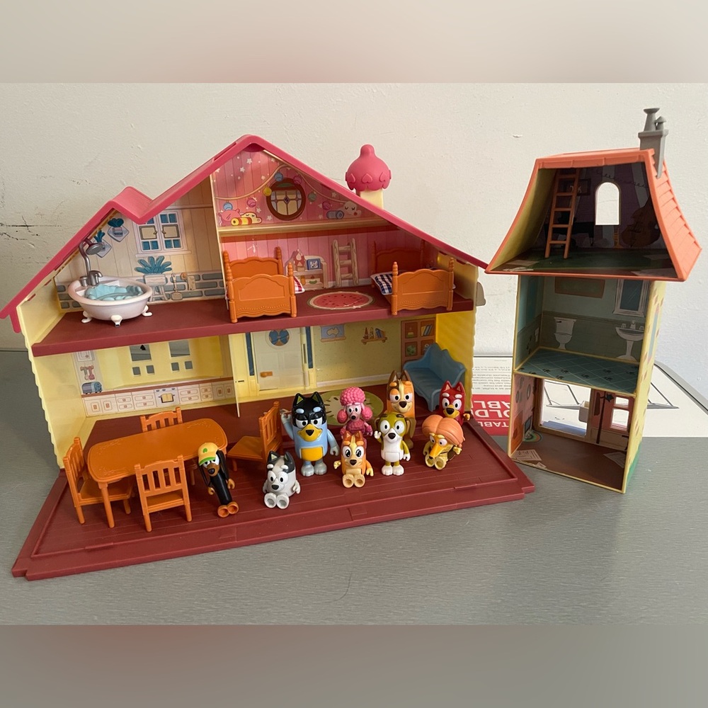 Colorful Bluey Dollhouse with Figurines